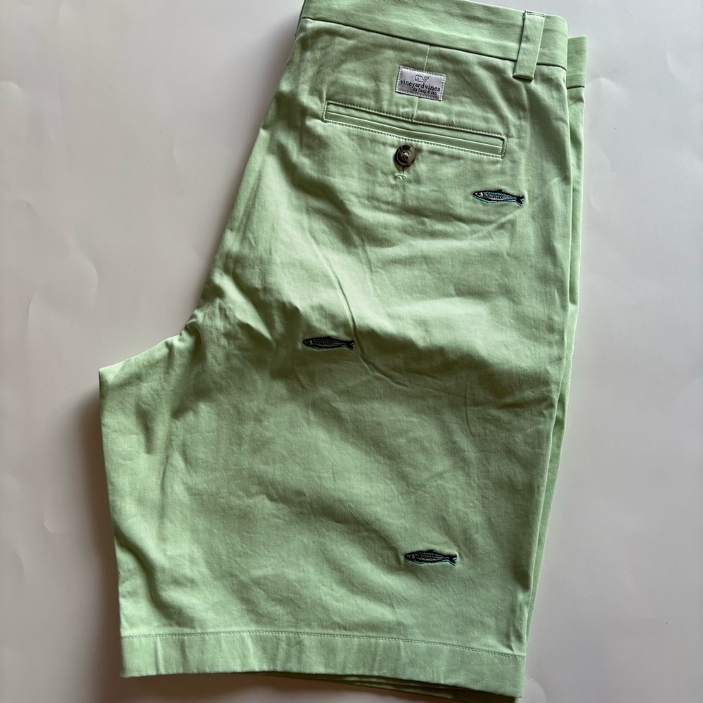 Vineyard Vines Men's 32 Breaker Shorts Pistacchio Green Embroidered Fish Beach